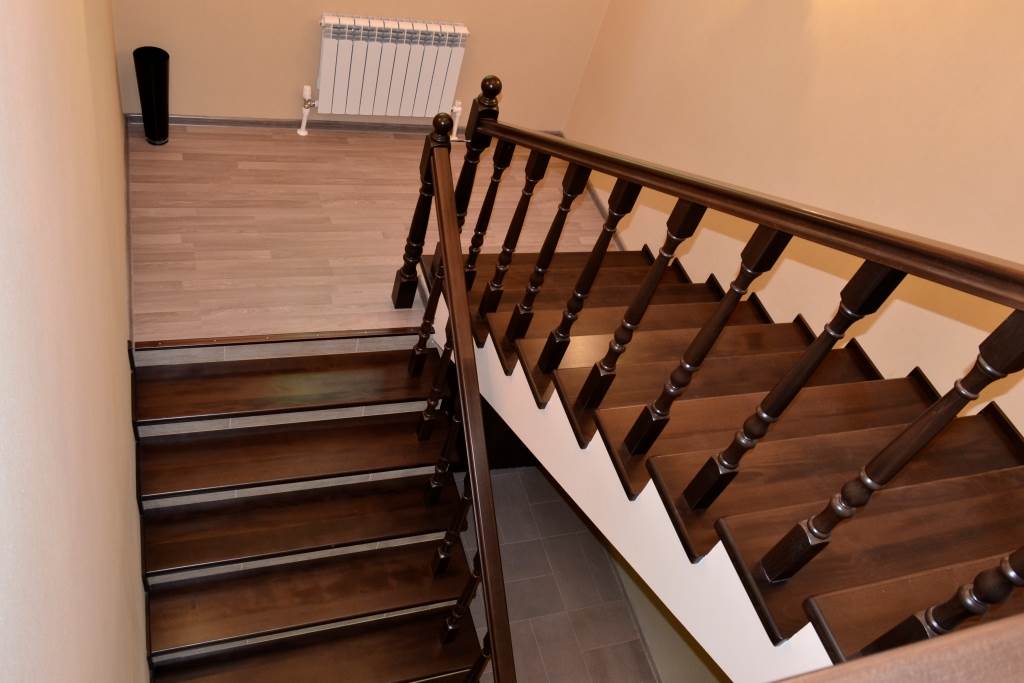 Изготовление кованых лестниц: особенности и нюансы